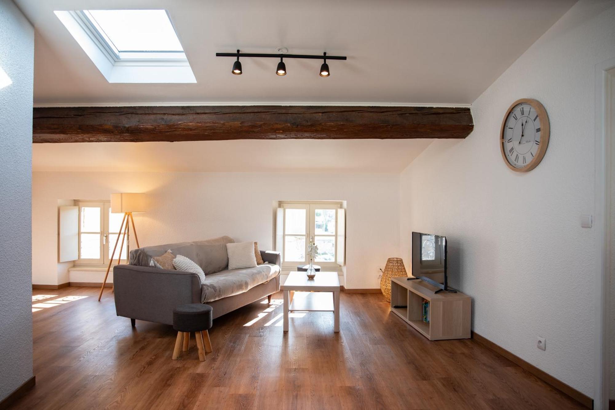 Appartement Chaleureux Au Pied De La Cite Avec Parking Carcassonne Exterior photo