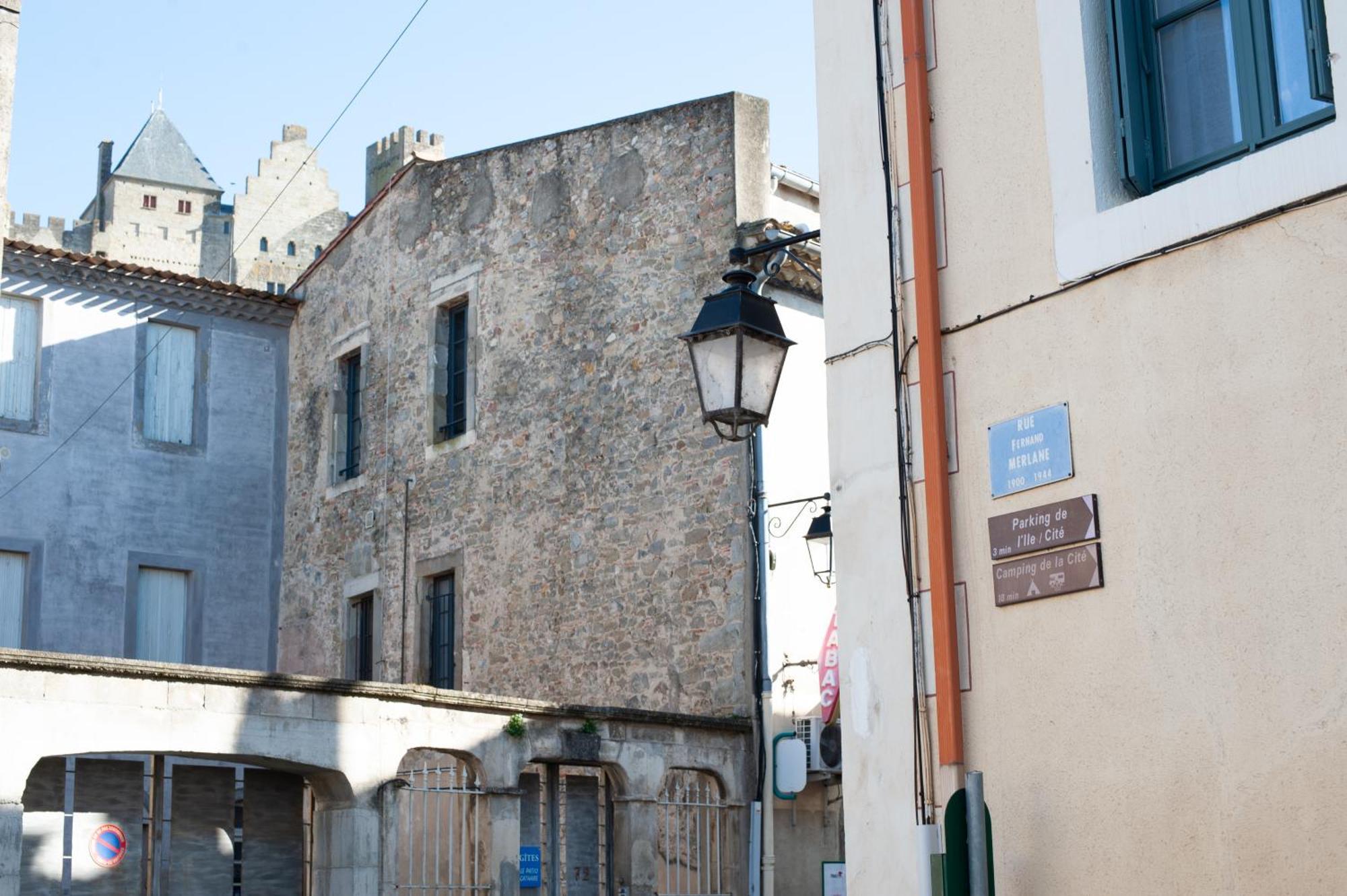 Appartement Chaleureux Au Pied De La Cite Avec Parking Carcassonne Exterior photo